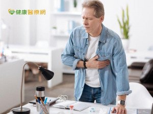 冒冷汗、胸悶、喘不停　恐急性心肌梗塞