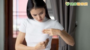 乳房摸到腫塊是得乳癌了嗎？　專科醫揭可能性
