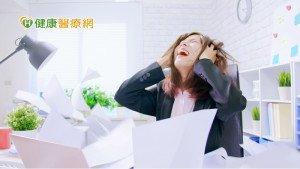 上班了！頭痛又胸悶　營養師教你遠離「開工症候群」