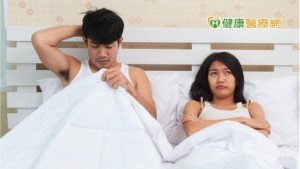 32歲男壓力大不舉　震波配合藥物治療恢復正常